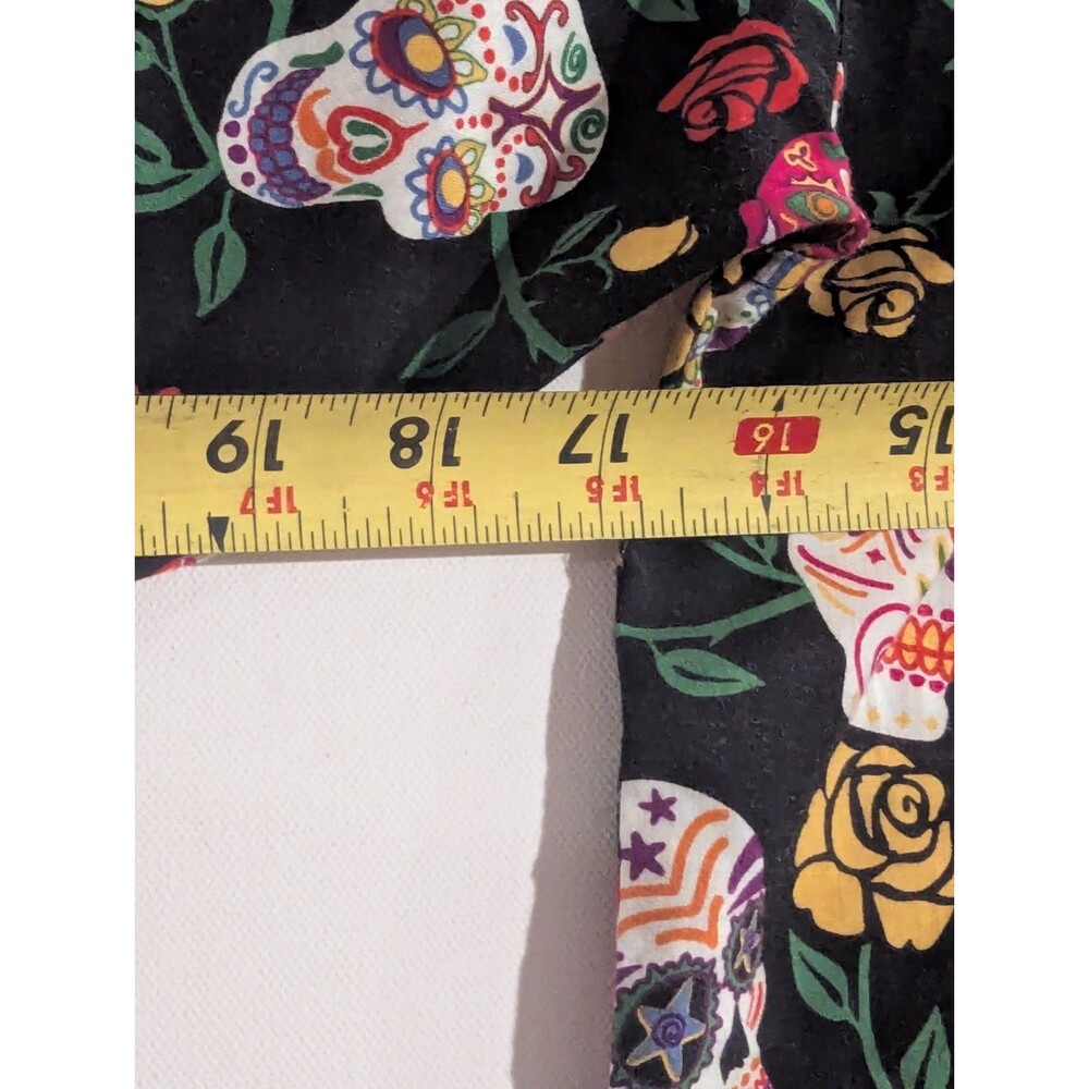 David Carey Day of the Dead Sugar Skulls Floral Camp Button Down Shirt XS - Picture 9 of 11